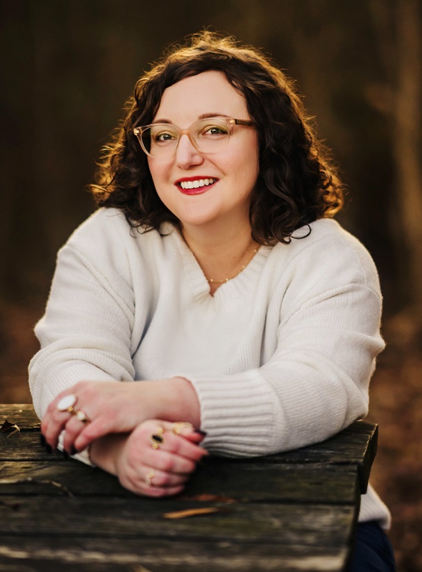 Lora Beth Johnson introduces her supernatural heist thriller, Hell To Pay!