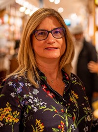 Tracy Darnton