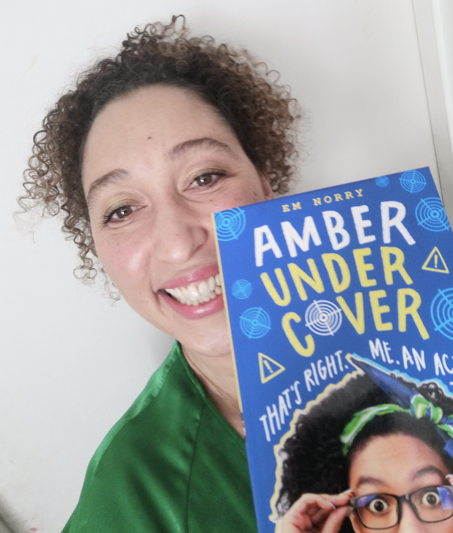 Em Norry introduces Amber Undercover